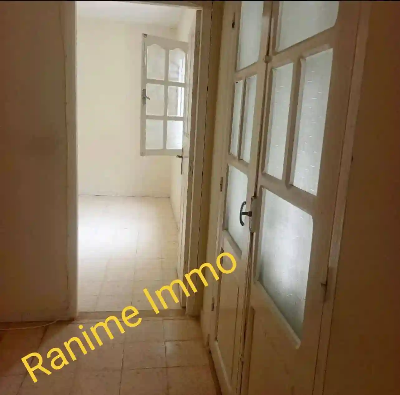 Maison Dans un Terrain 386 m2 à Cite Sprols - Vue 2