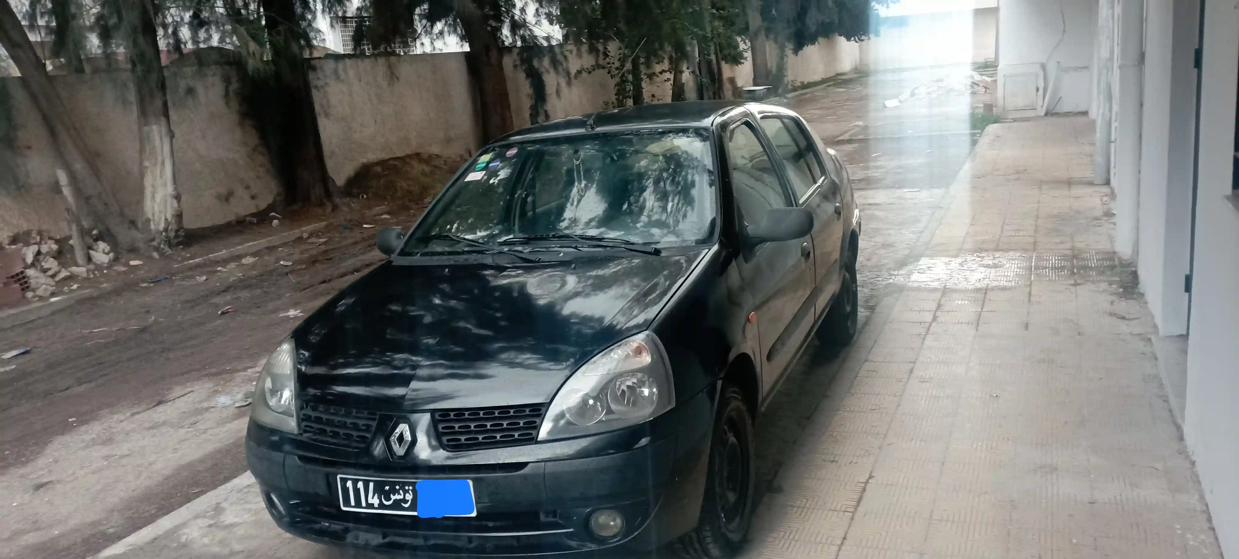 Clio Classique Très Propre Départ à L'étranger à Nouvelle Medina - Vue 2