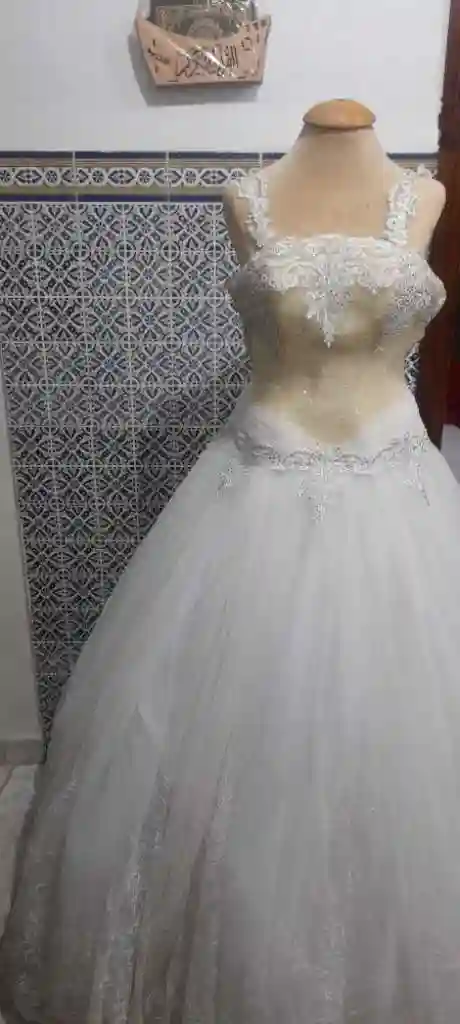 Robe Fiançailles où Mariage - Vue 2