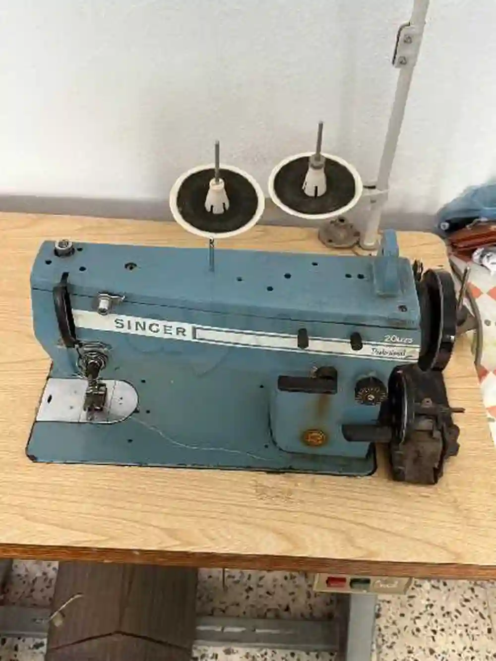 Machine à Coudre Singer 20u23 Professionnel - Vue 1