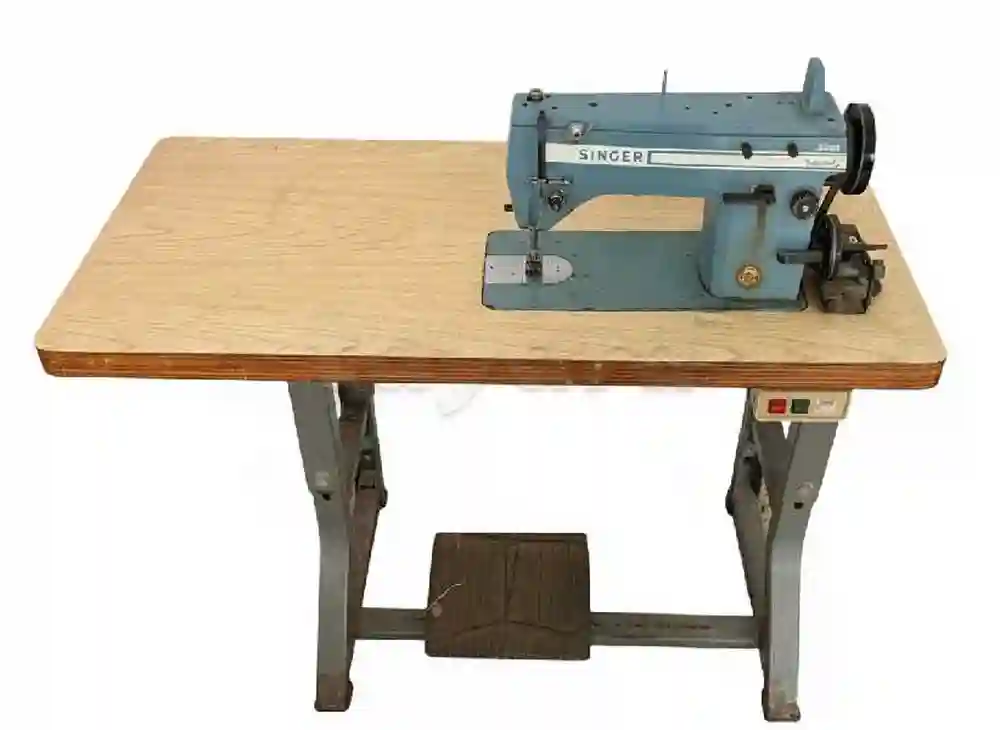 Machine à Coudre Singer 20u23 Professionnel - Vue 3