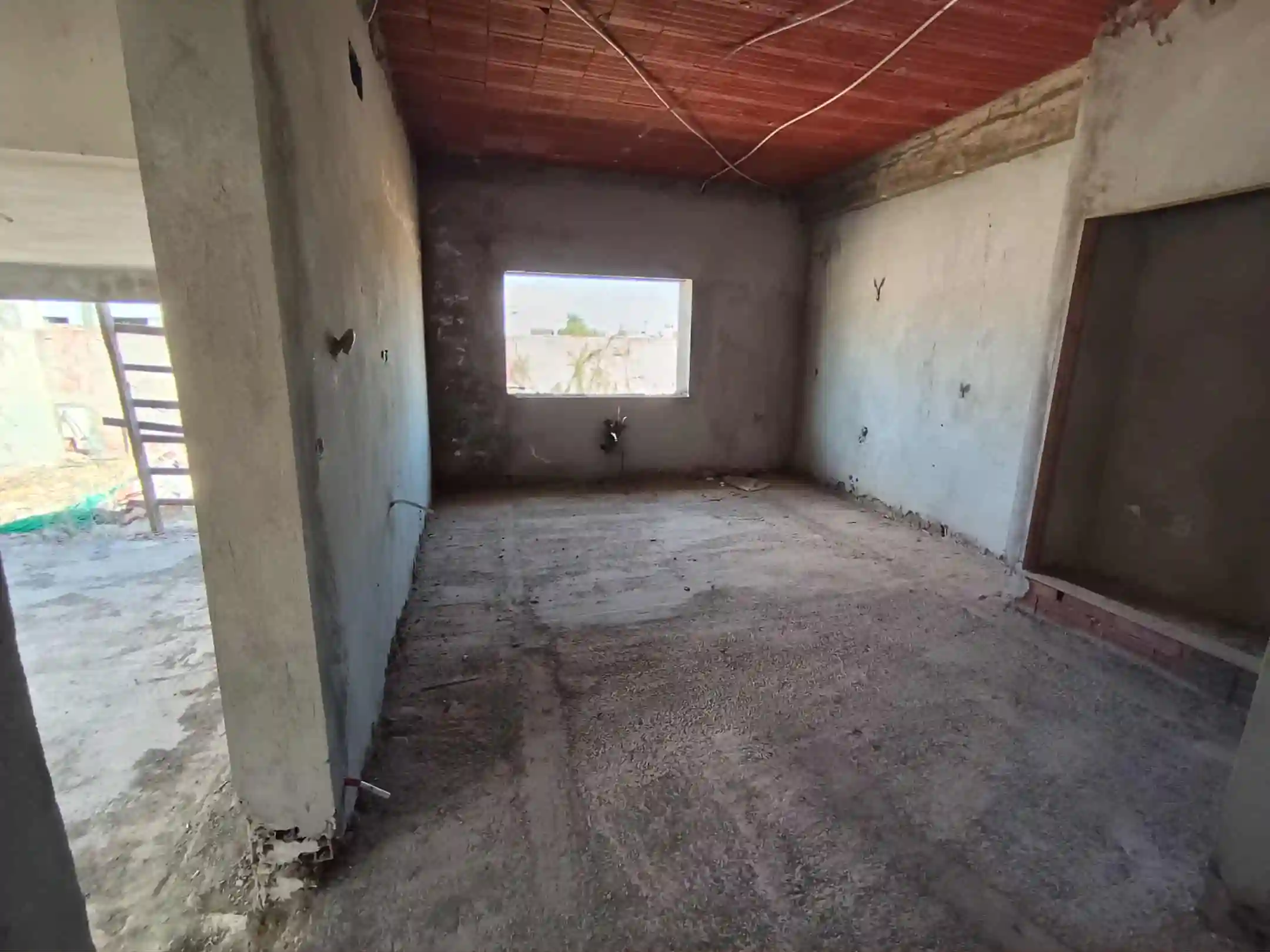 Carcasse Route Bouzayen à Sfax - Vue 1