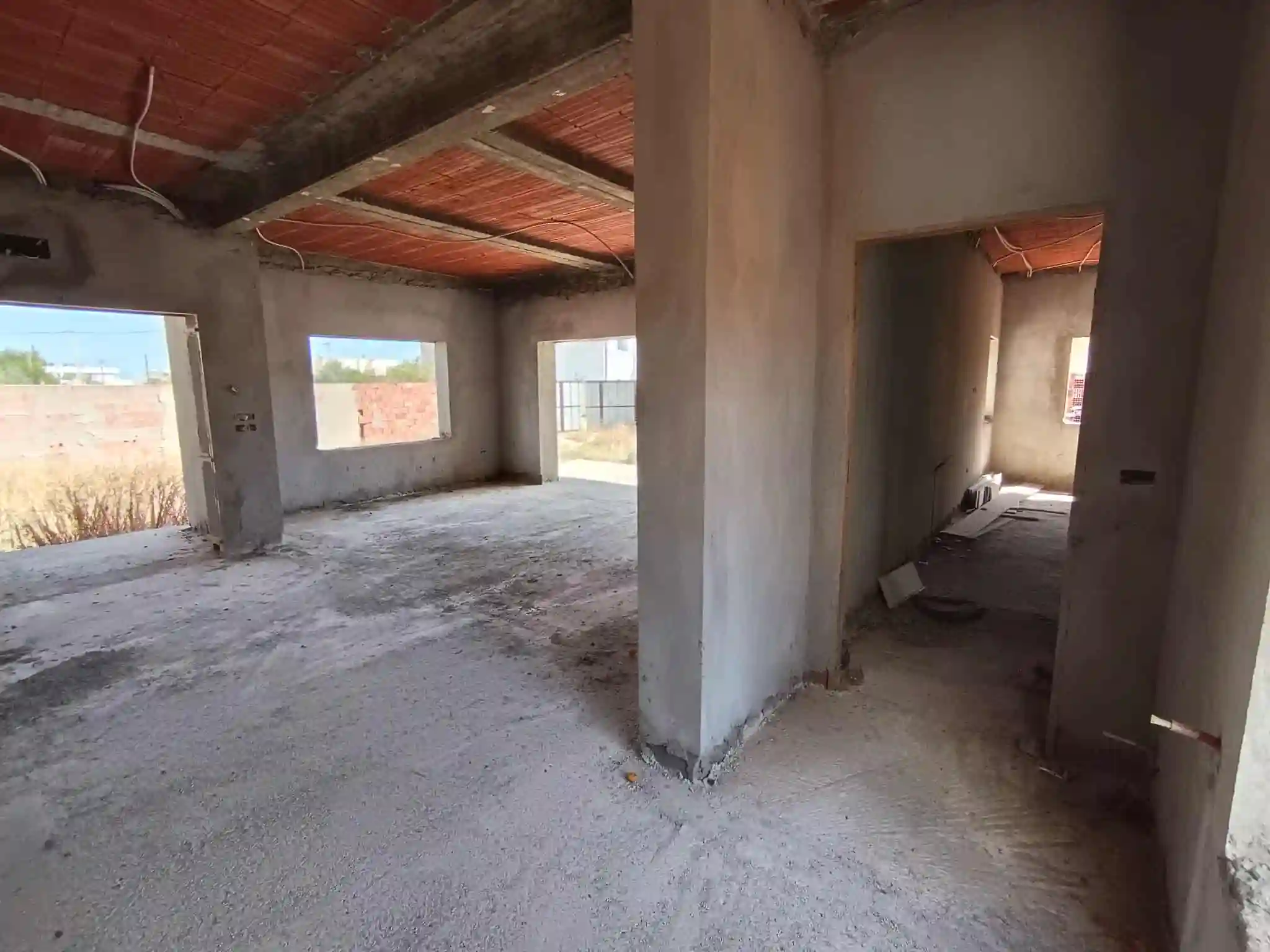 Carcasse Route Bouzayen à Sfax - Vue 2