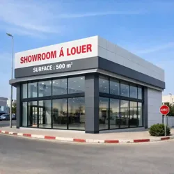 Showroom à Louer 500 m² – Emplacement Stratégique en Coin – Zone