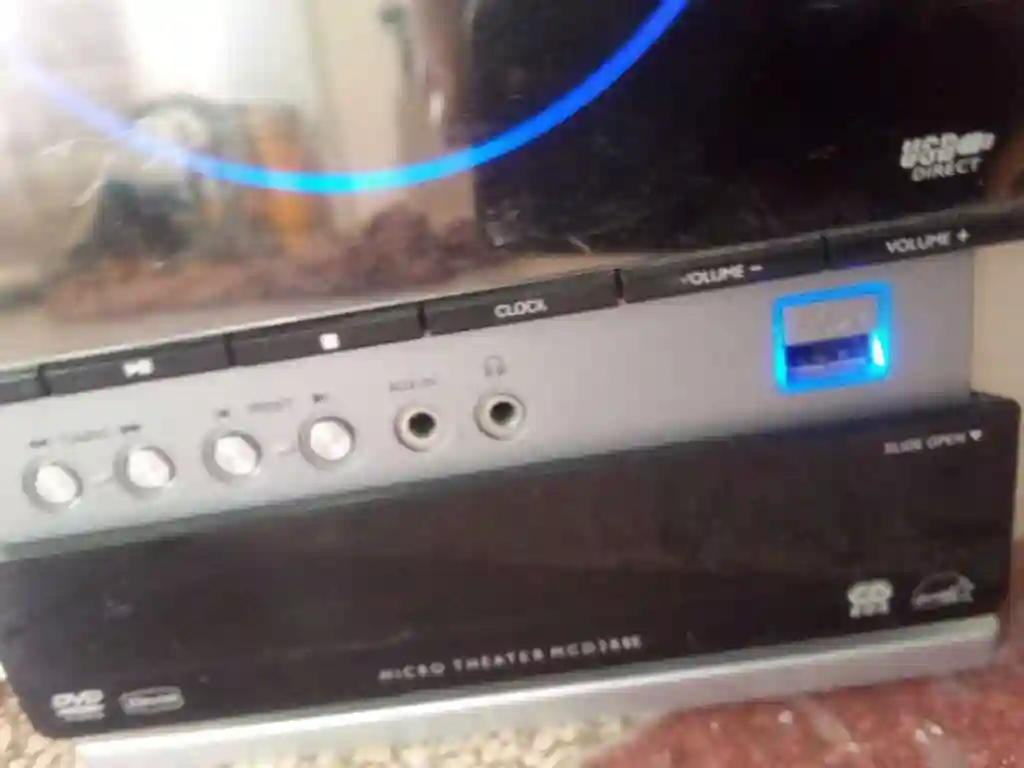 Venant D'italie Mini Chaine Philips - Vue 1