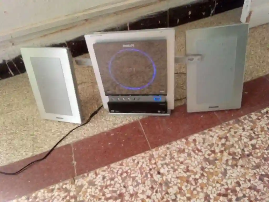 Venant D'italie Mini Chaine Philips - Vue 2