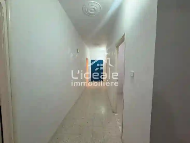 À Louer – Maison au Rezdechaussée s+3 - Vue 5