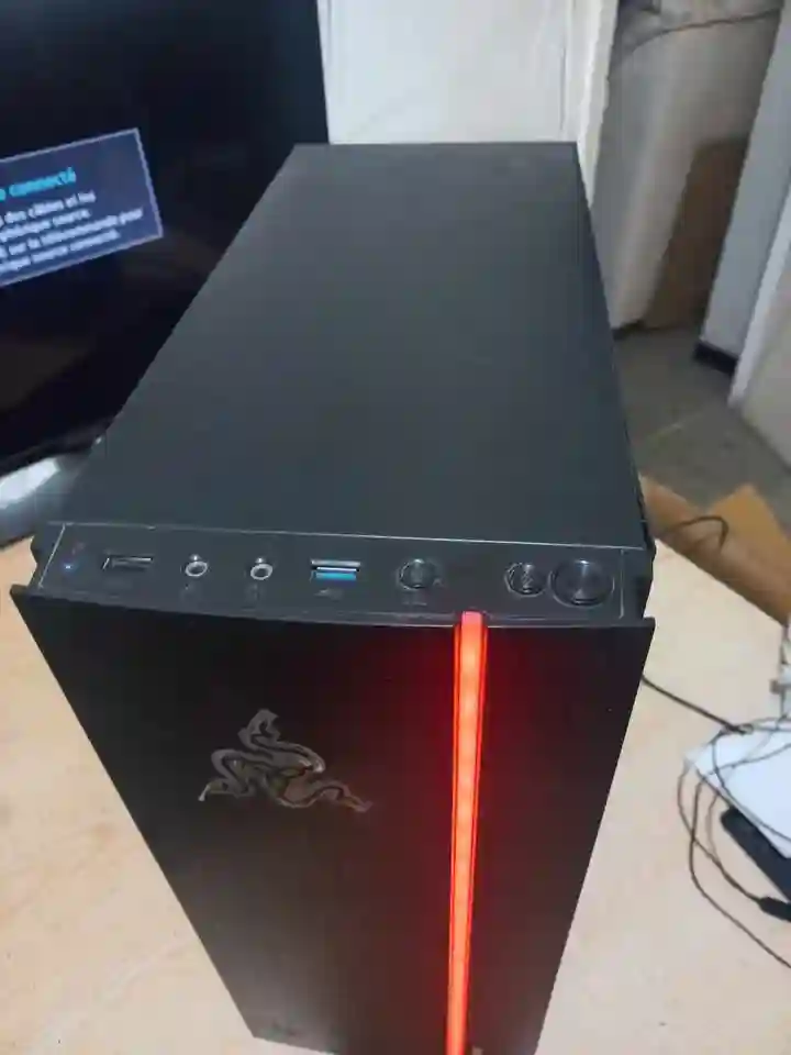 Pc Gaming Très bon État à El Omrane Superieur - Vue 2