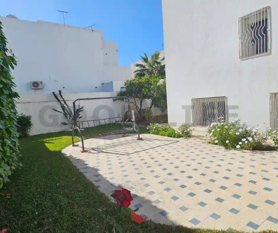 Villa à Menzah 9 à El Menzah 9 - Vue 1