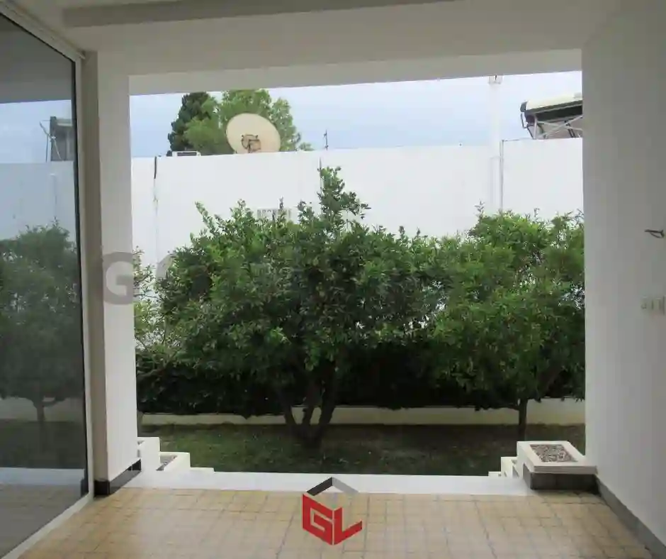 Villa des Années 50 Entièrement Rénovée à Menzah1 à El Menzah 1 - Vue 2