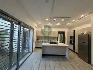 Villa Avec Piscine cit Ref661a à Cite Universitaire - Vue 1