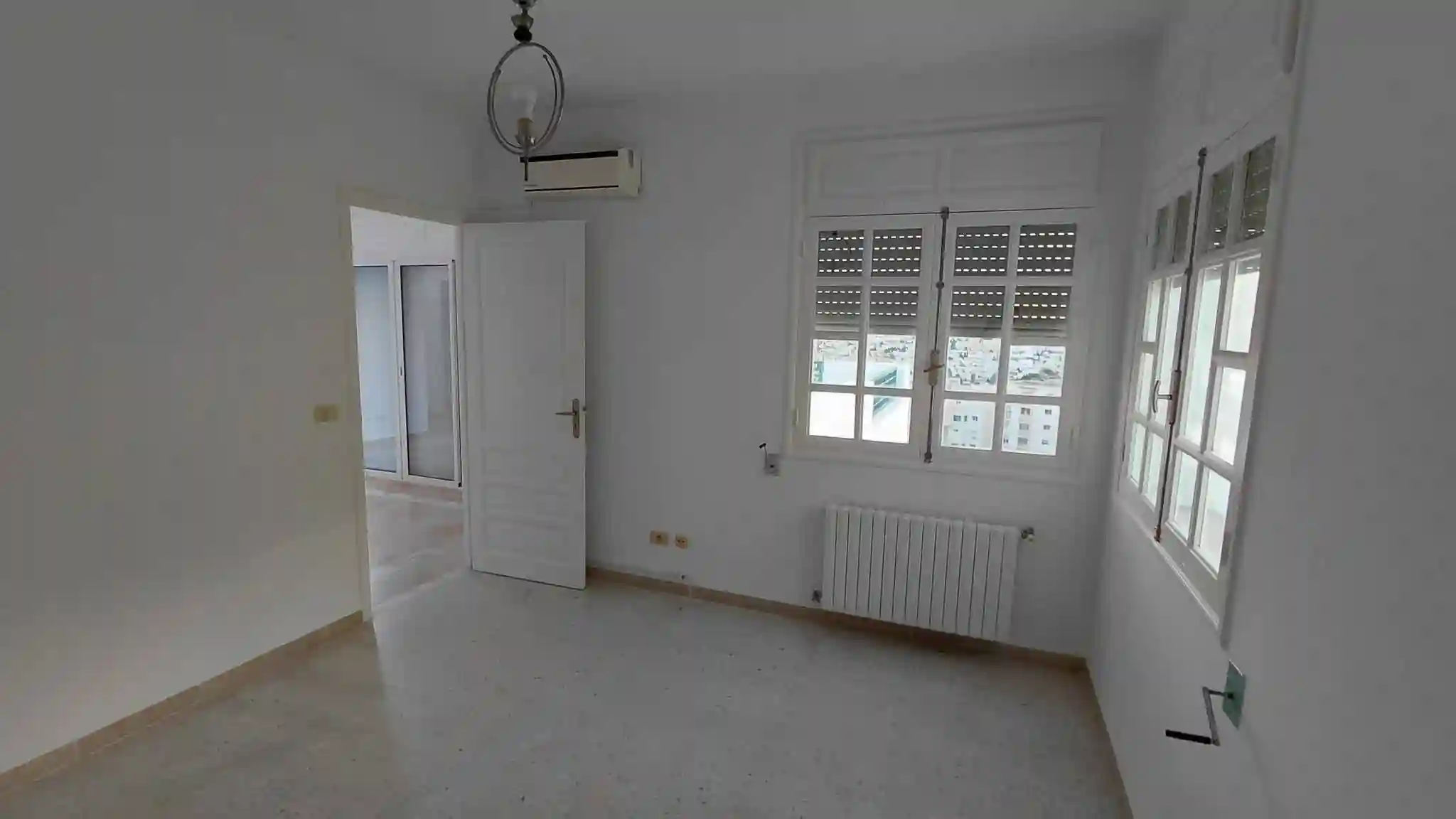 S Plus 1 a Ennasr 2 Wb4400 à Cite Ennasr 2 - Vue 2