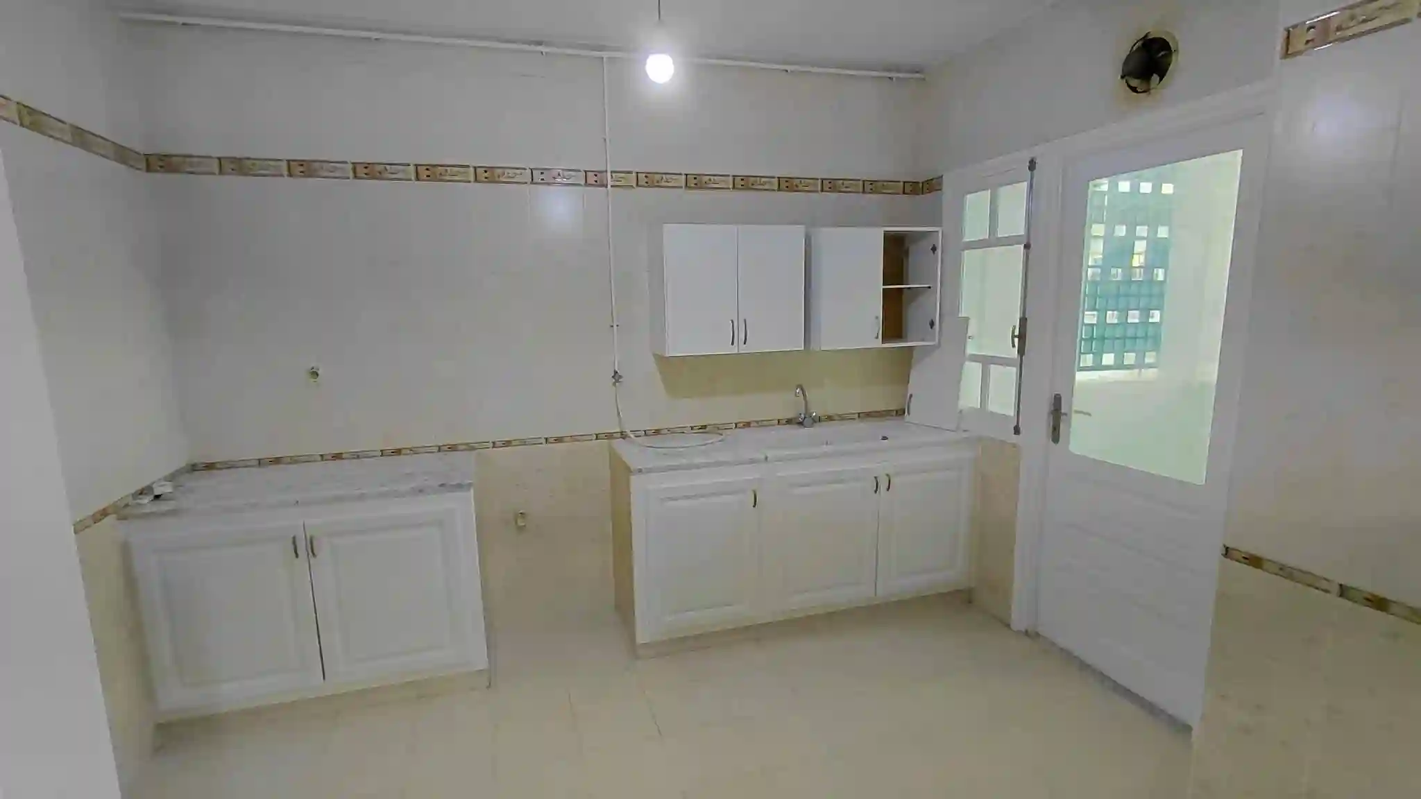 S Plus 1 a Ennasr 2 Wb4400 à Cite Ennasr 2 - Vue 3