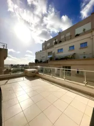 Un Grand s1 Menzah 9c à El Menzah 9