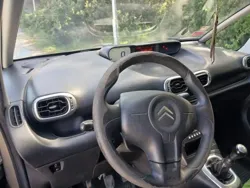 C3 Picasso Essence 7cv à El Menzah 9