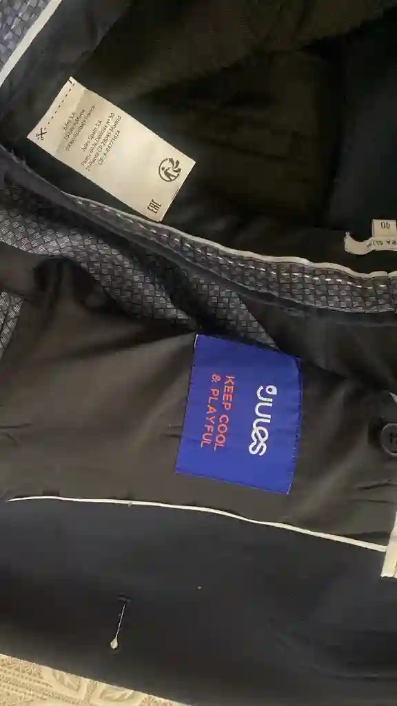 2 Costumes Luxueuses Etat Neuf - Vue 1