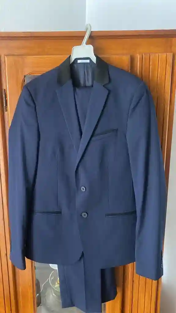 2 Costumes Luxueuses Etat Neuf - Vue 3