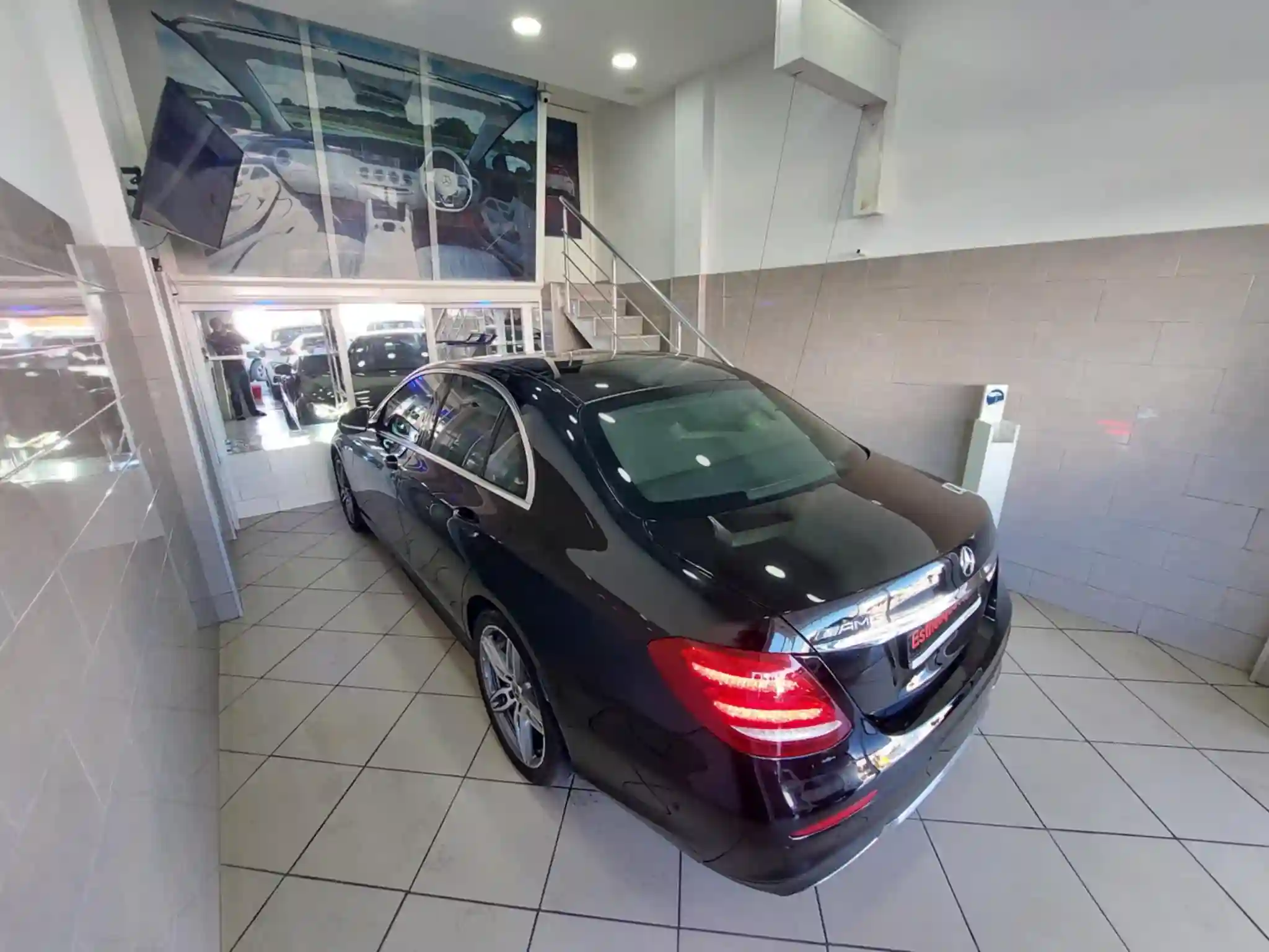 Mercedes-benz E180 - Tel 98479647 - Vue 3