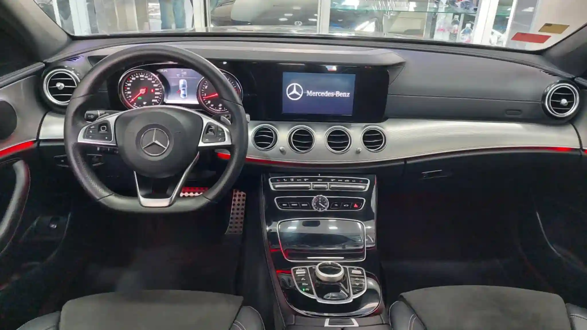 Mercedes-benz E180 - Tel 98479647 - Vue 4