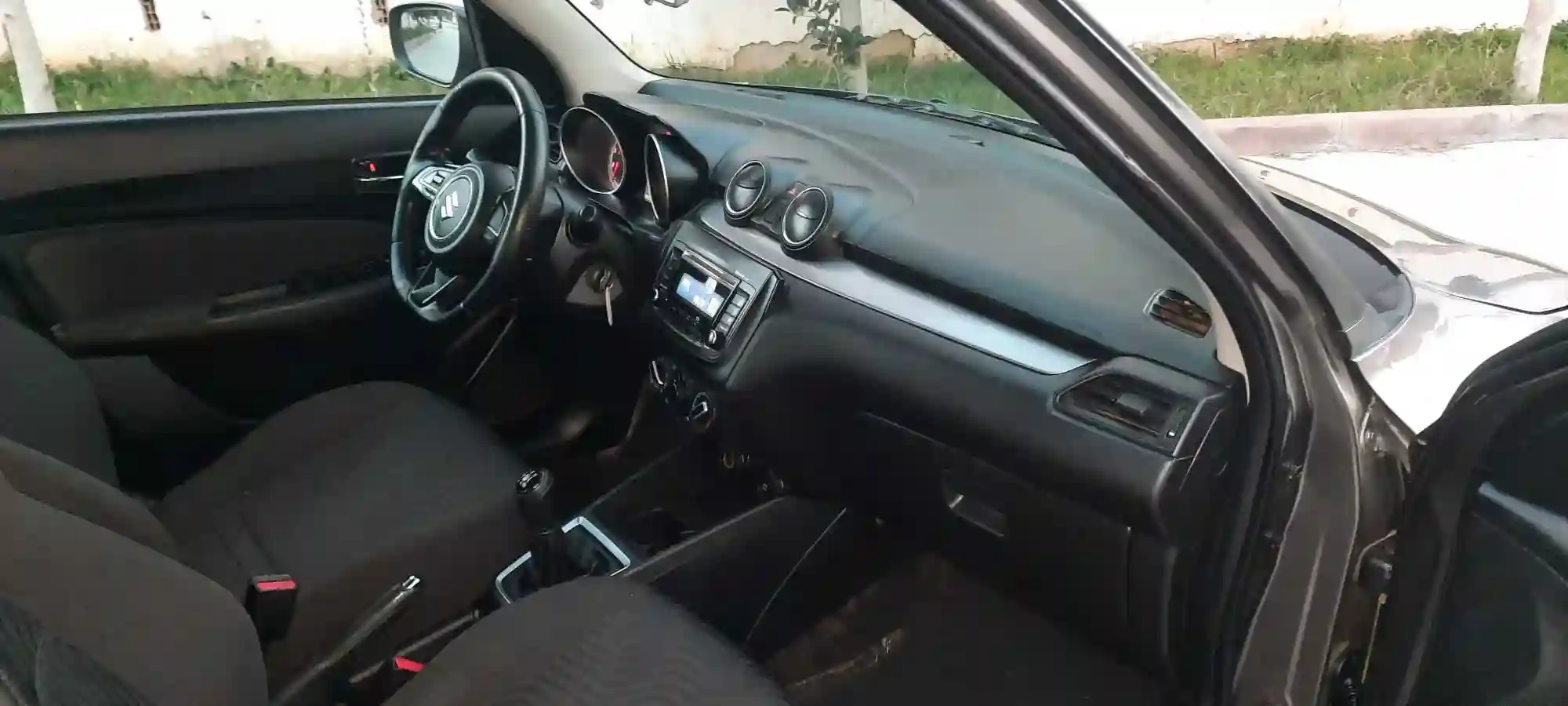 Suzuki Swift 4cylindres Essence 5cv 12L km 86000 Tl28431642 - Vue 2