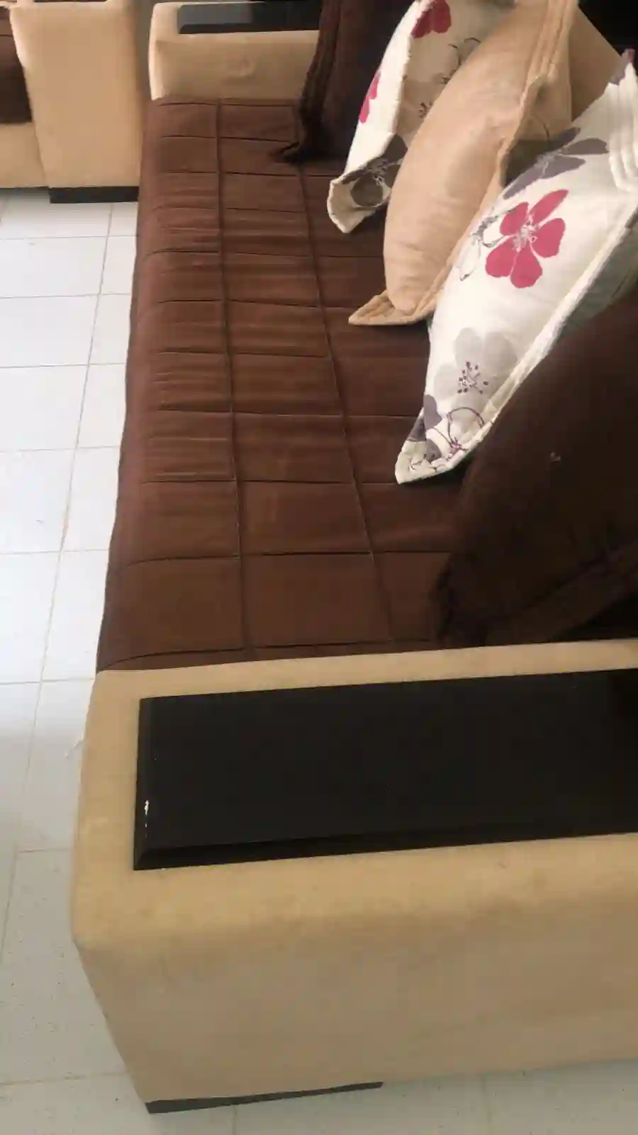 Salon en Très bon État Meubles 5 Étoiles à Bizerte Nord - Vue 4