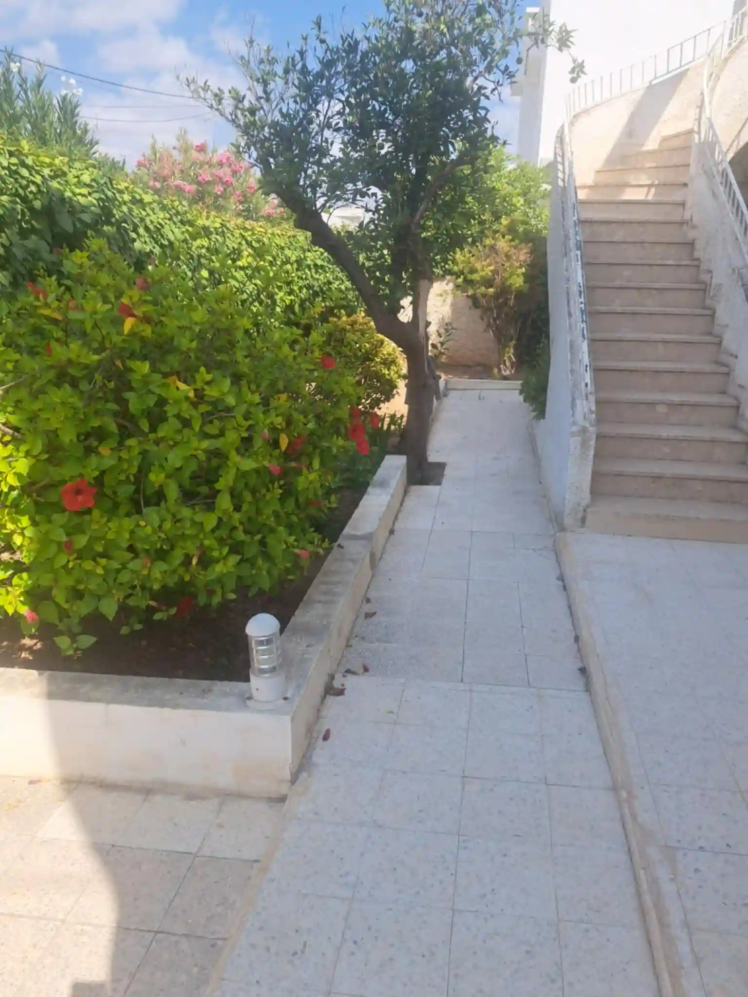 Villa à Nouvelle Ariana de Surface 423 m2 tfi à Nouvelle Ariana - Vue 4