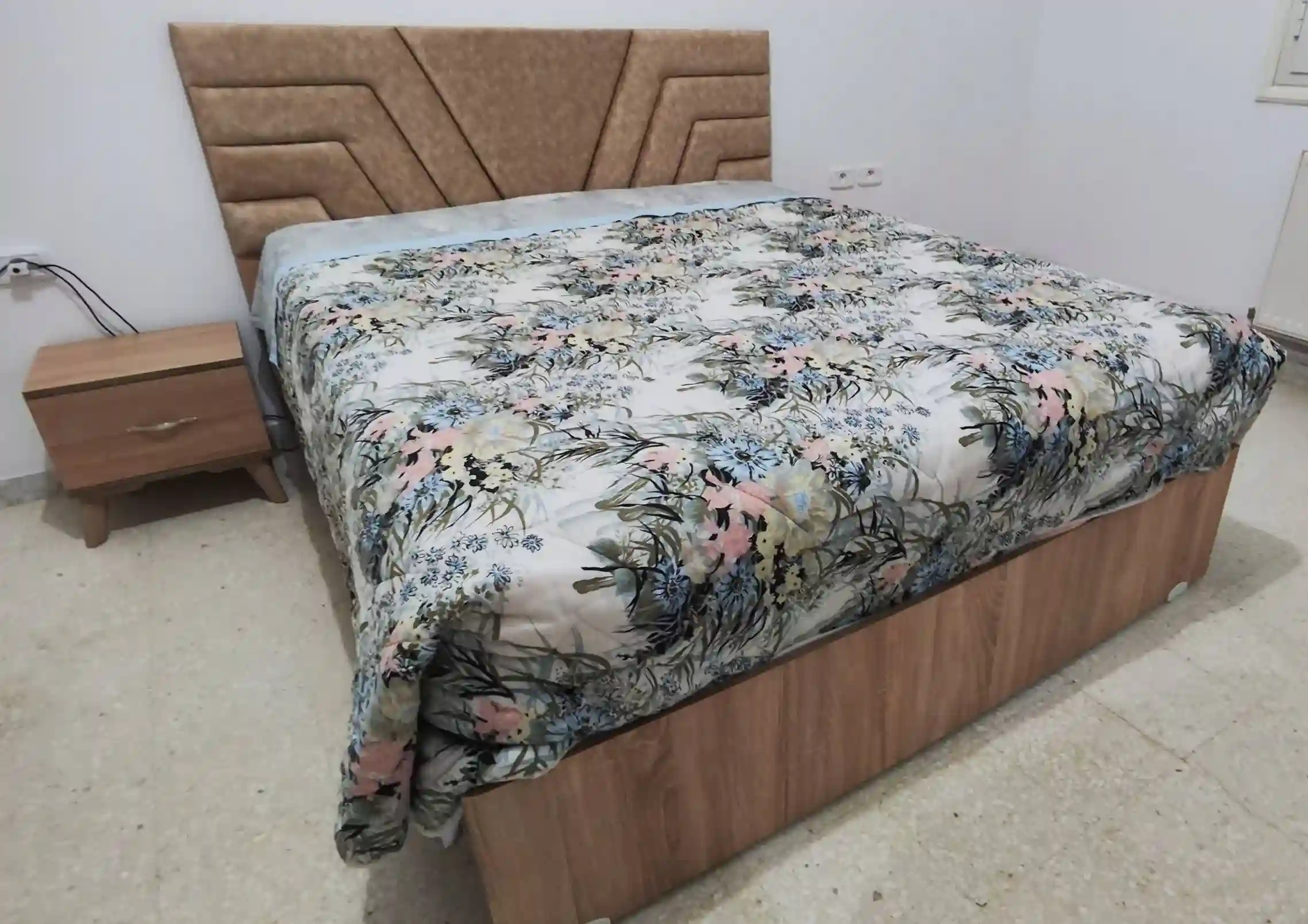 Chambre Presque Neuve et Complète - Vue 4