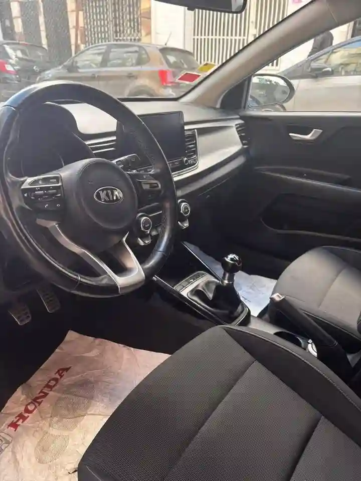 Kia Rio - Vue 3