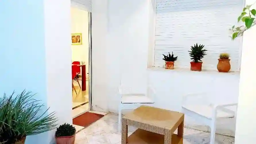 Apt Meublé à L'année Ennasr - Vue 4