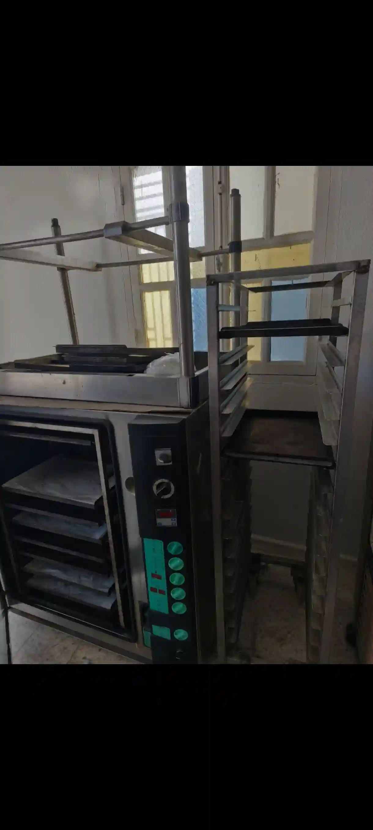 Four Professionnel Électrique à Ksibet El Mediouni - Vue 2