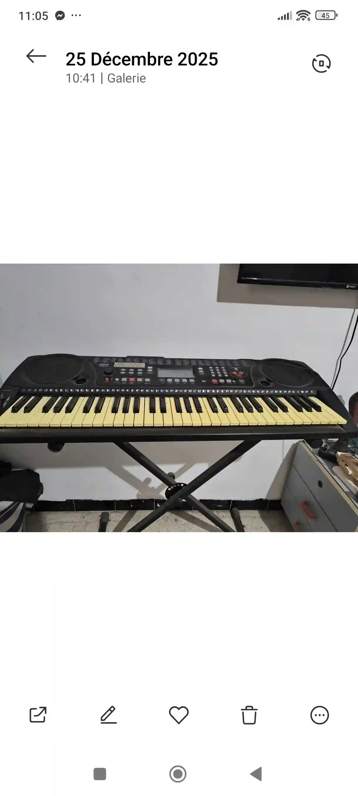 Machine à Coudre Ancienne Pièce de Décor et Orgue à Carthage - Vue 1