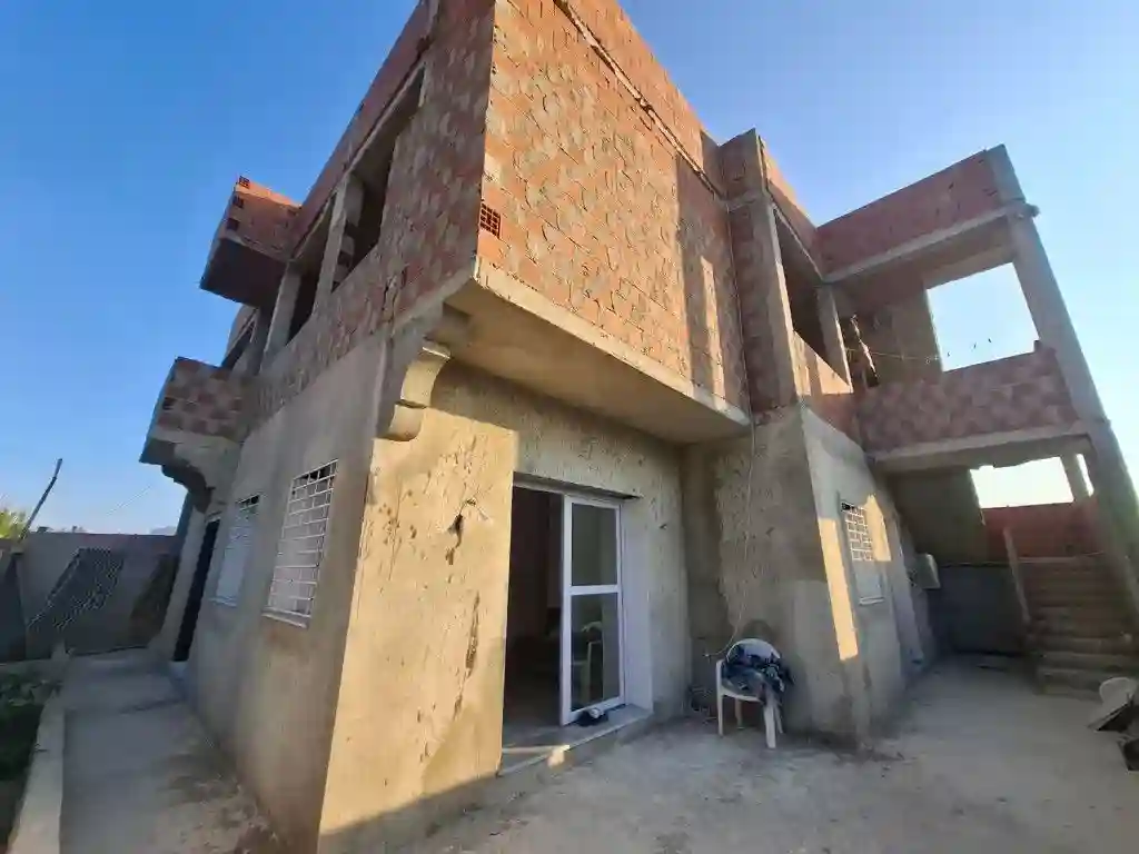 Maison D’angle Neuve 2025 Avec Jardin Garage et Étage Inachevé – - Vue 3