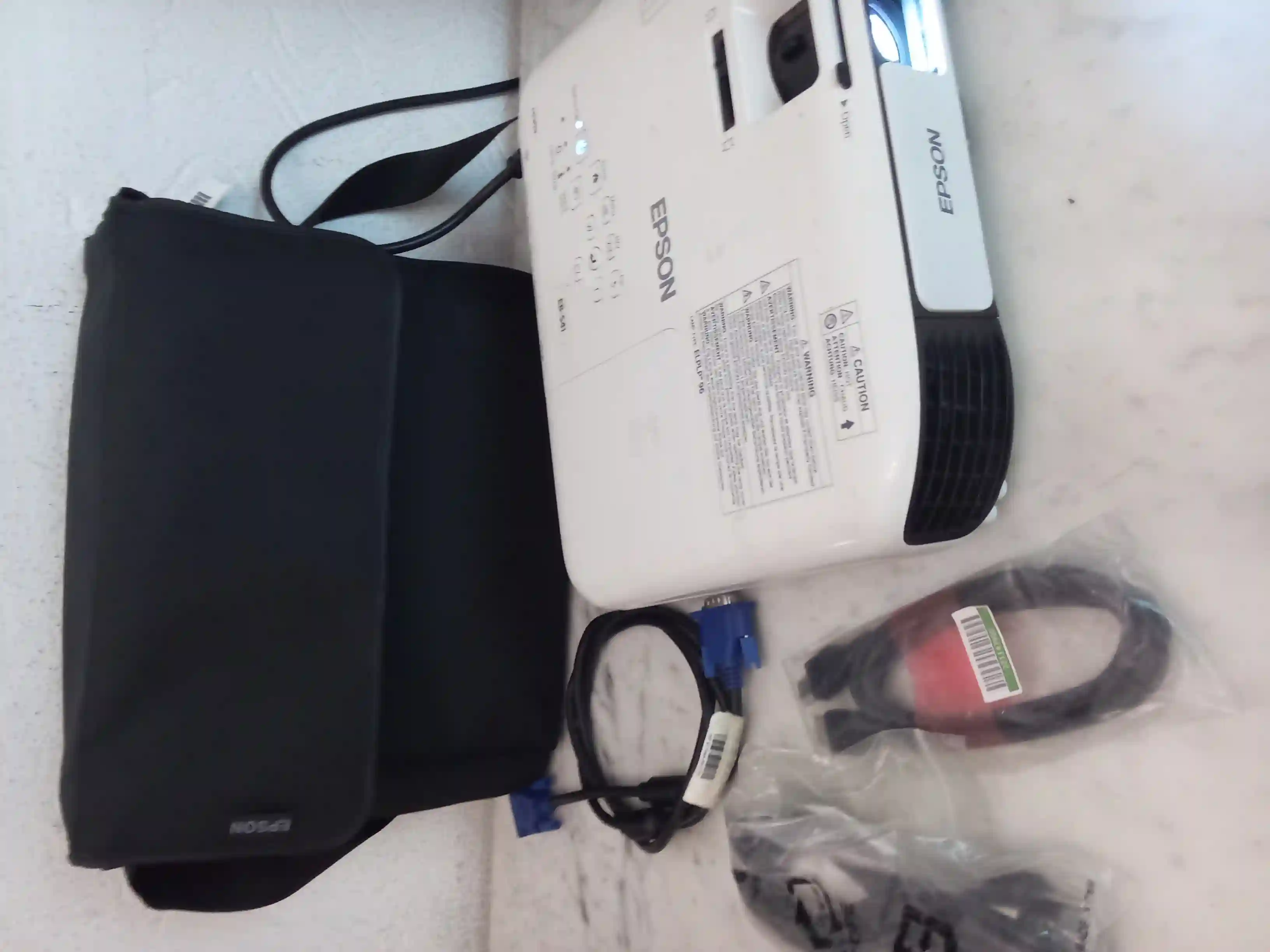 Videoprojecteur Epson Parfait à Ben Arous - Vue 1