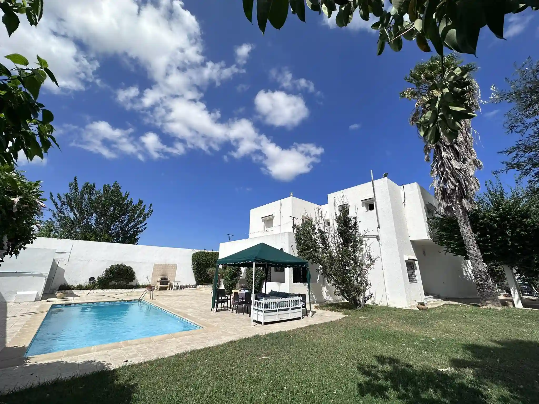Villa s6 Avec Jardin et Piscine à la Soukra à La Soukra - Vue 1