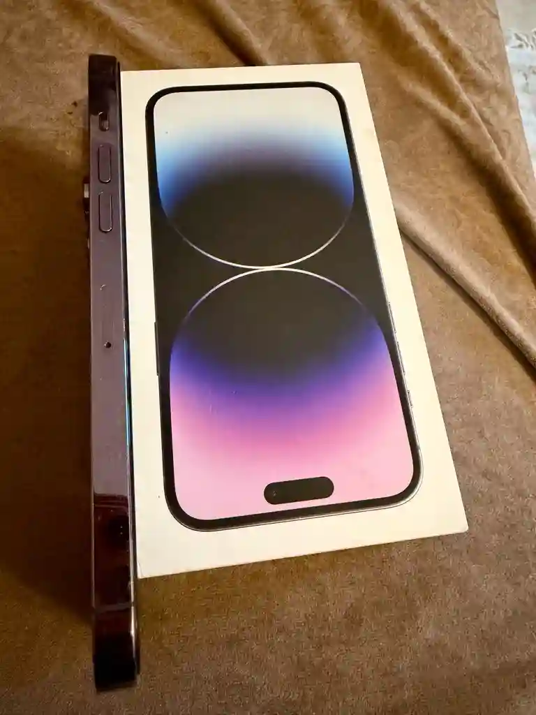 I Phone 14 pro max - Vue 1