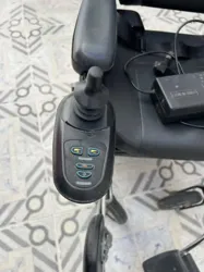 Fauteuil Roulant Electrique à Douar Hicher