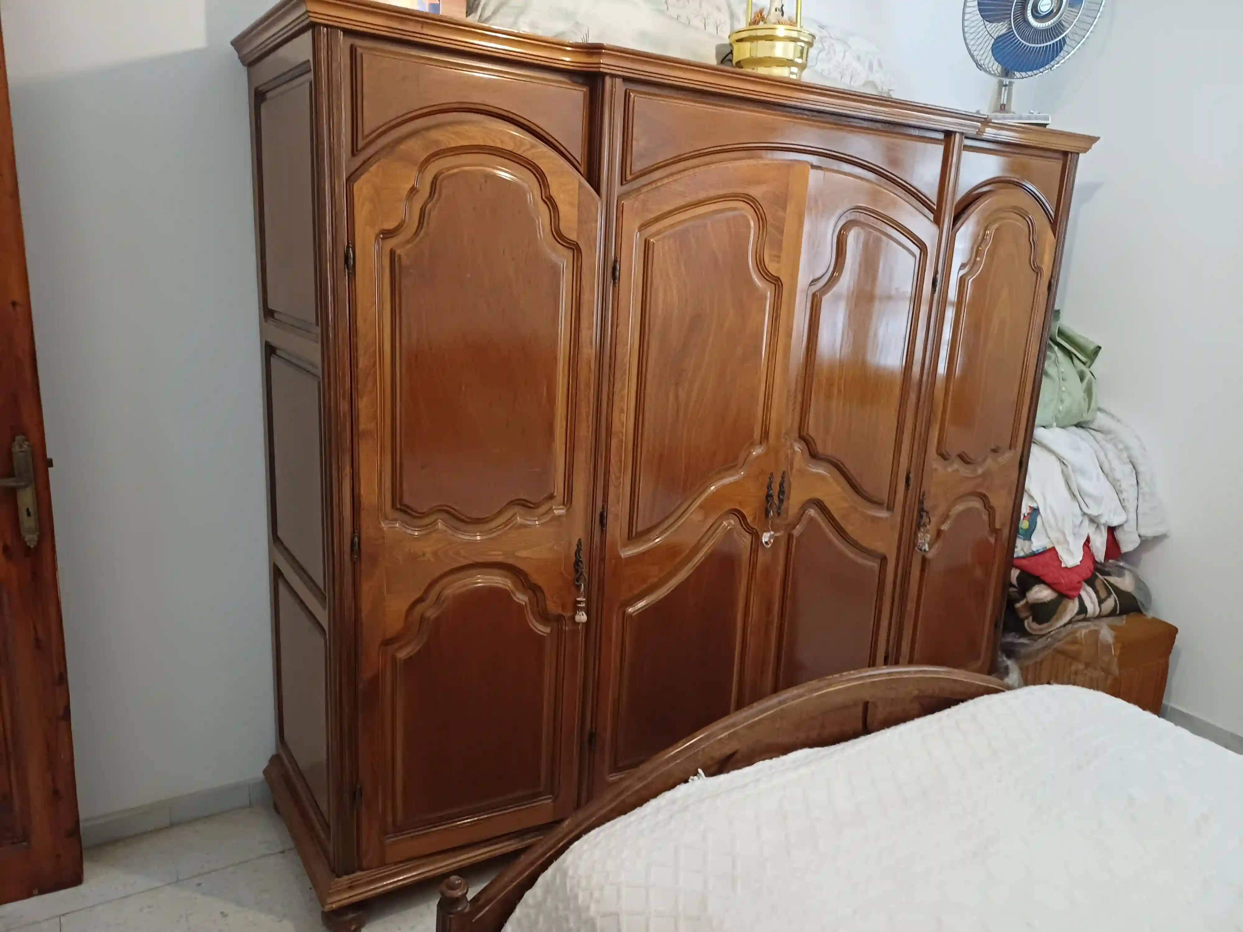 Lit Bois Massif Avec Matelas Ressort Presque Neuf à Rades - Vue 2