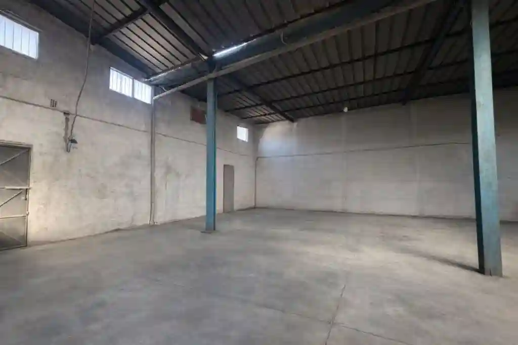 À Vendre – Dépôt Industriel 844 m² – Tunis Sidi Hsine - Vue 2