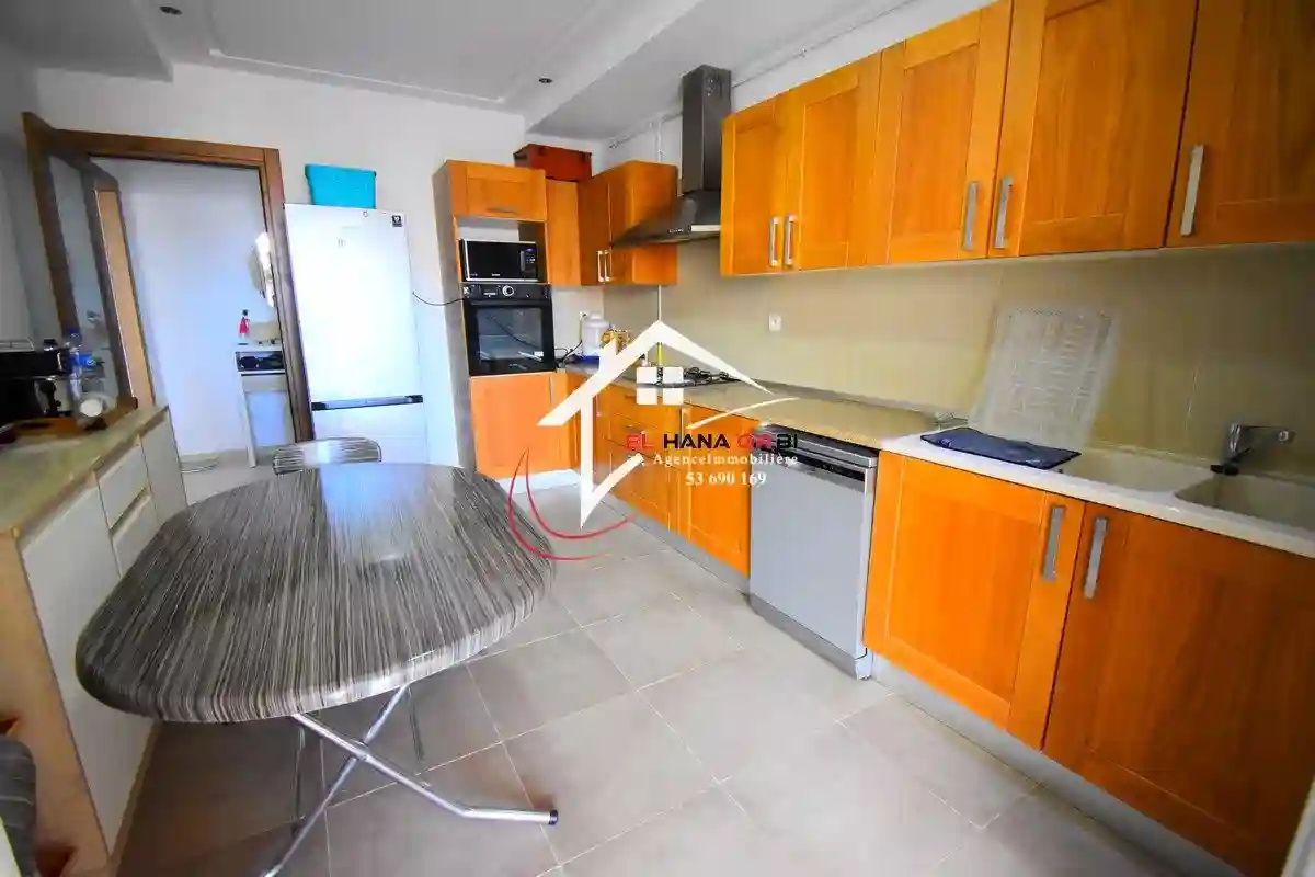 à Vendre Appartement s+3 Avec Piscine en Plein Zone Touristique - Vue 2