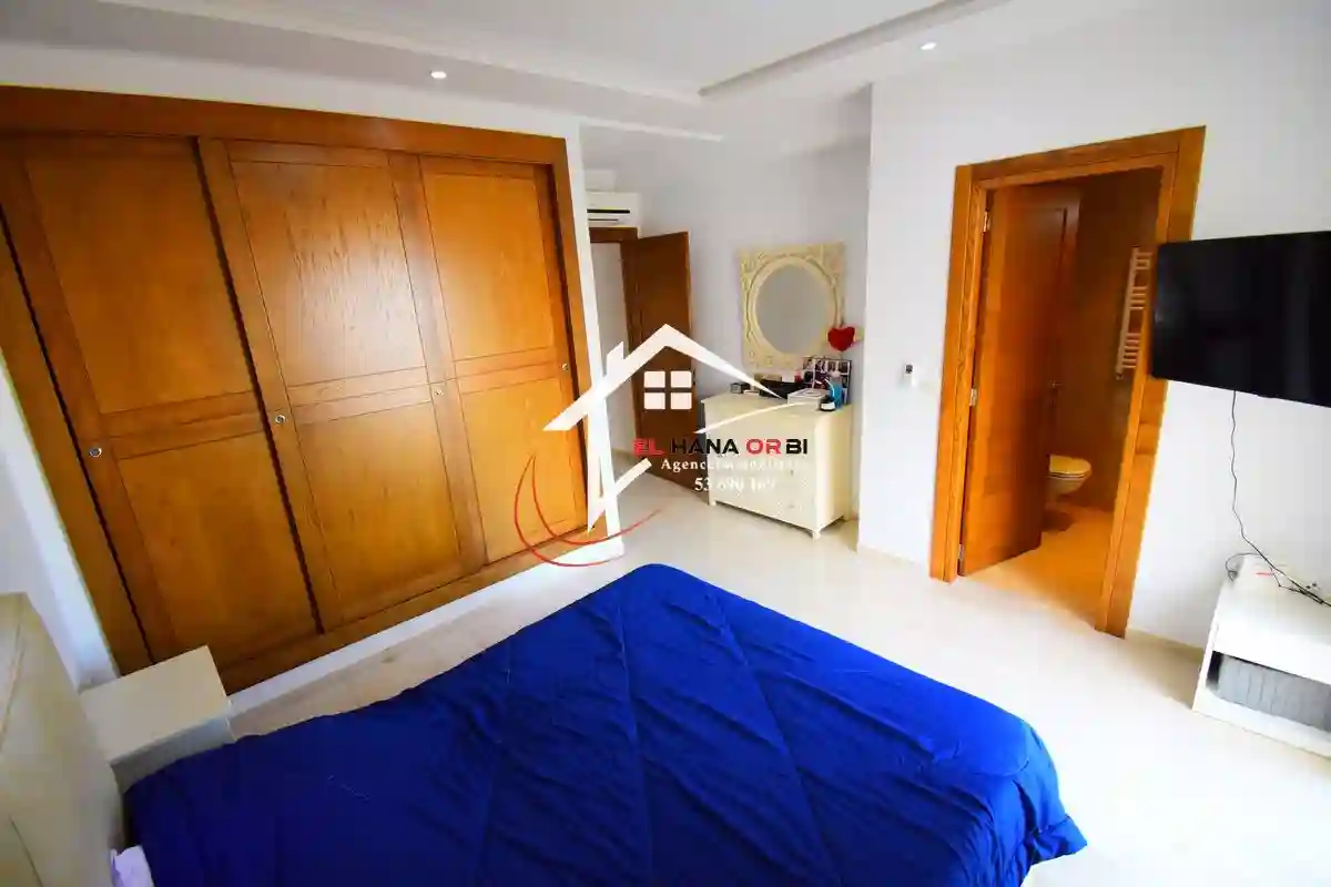 à Vendre Appartement s+3 Avec Piscine en Plein Zone Touristique - Vue 8