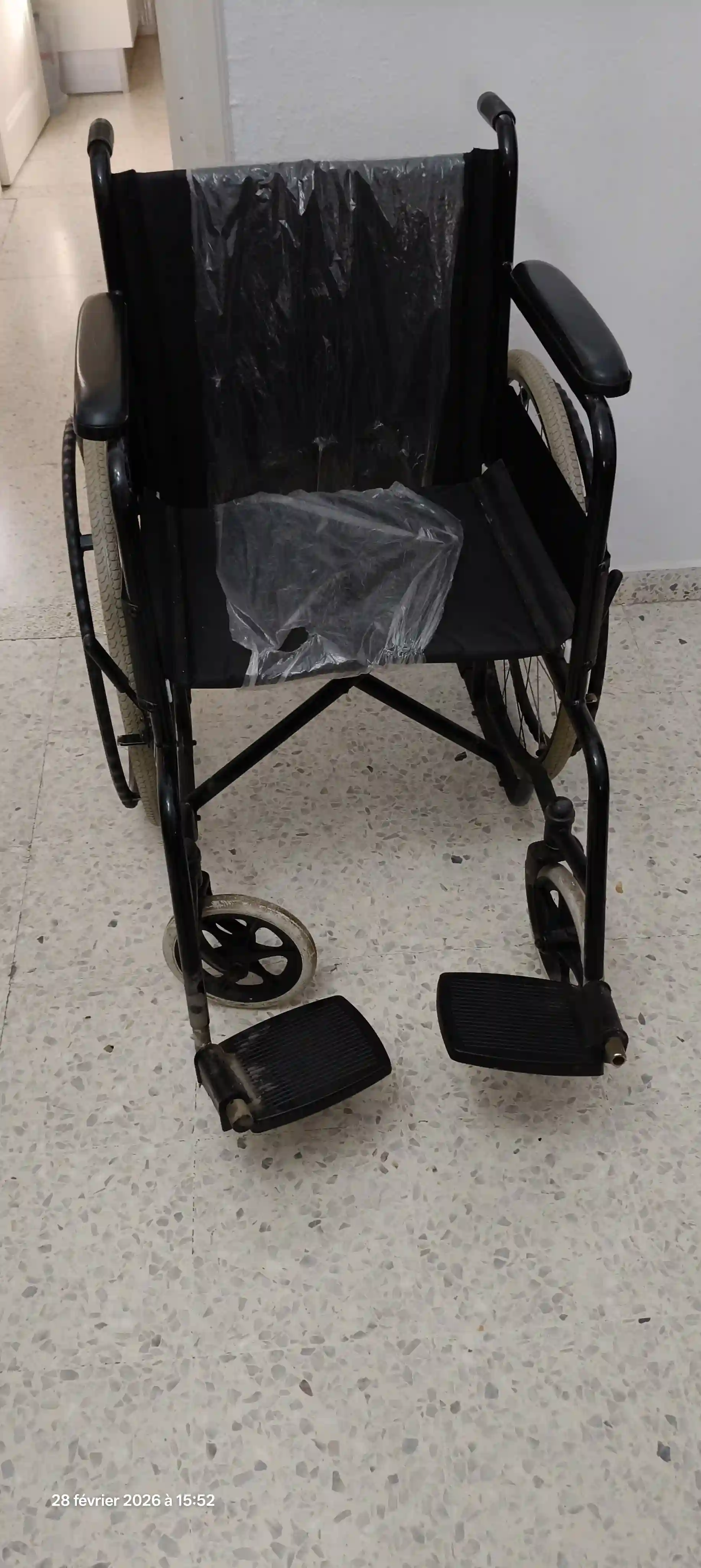 Chaise Roulante Neuve à El Kram - Vue 2