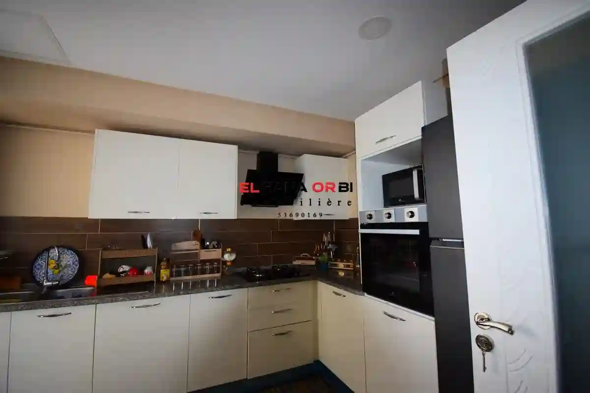 Un Bien Pour Toute L’année Avec Parking en Plein Zone Touristique - Vue 13