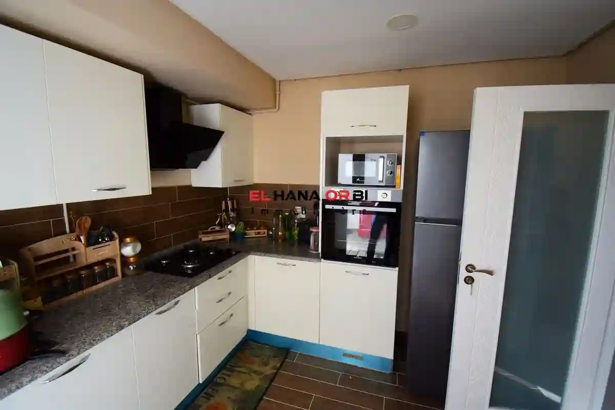 Un Bien Pour Toute L’année Avec Parking en Plein Zone Touristique - Vue 4