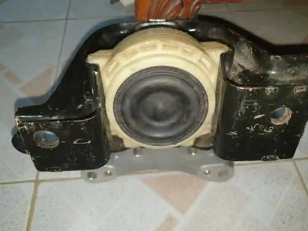 Support Moteur Peugeot 2008 208 et Citroën Original - Vue 3