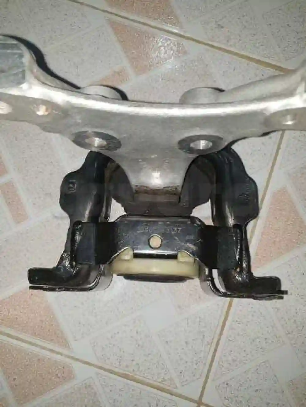 Support Moteur Peugeot 2008 208 et Citroën Original - Vue 4
