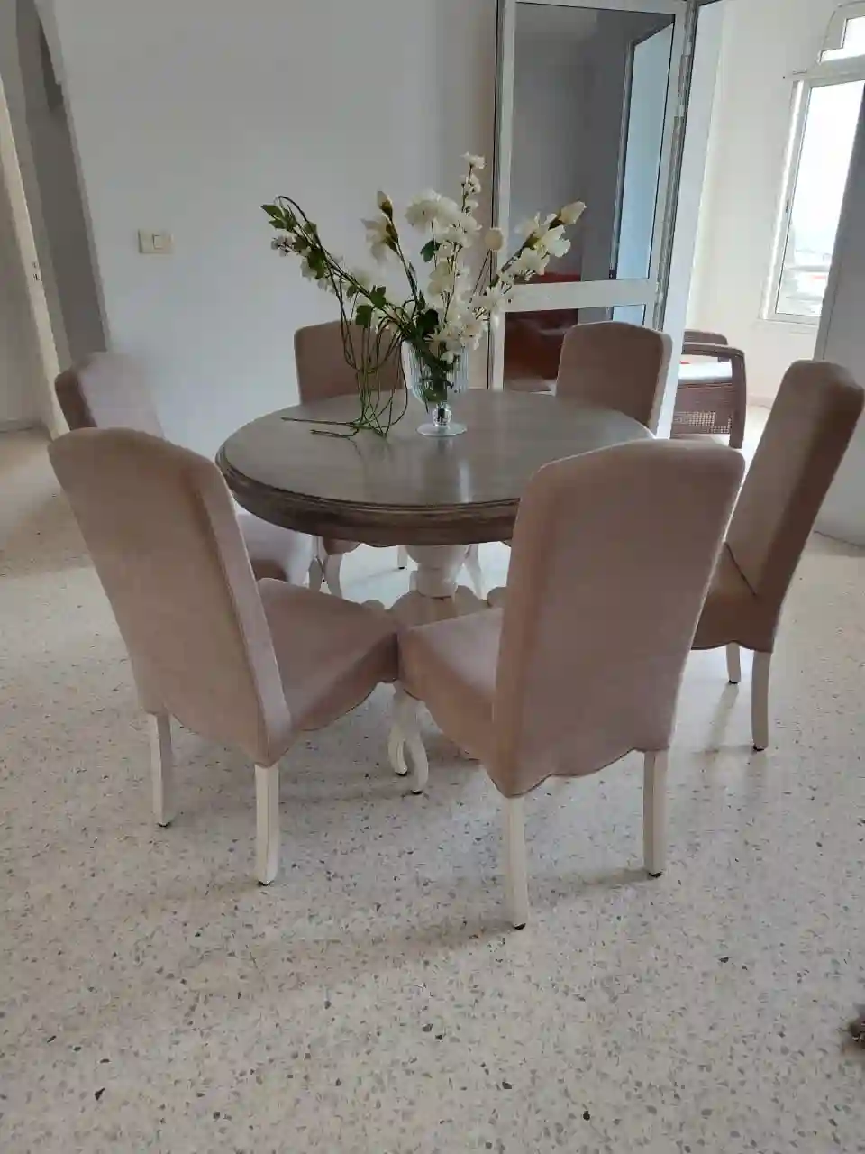 Très Belle Salle à Manger État Neuf à El Menzah - Vue 1