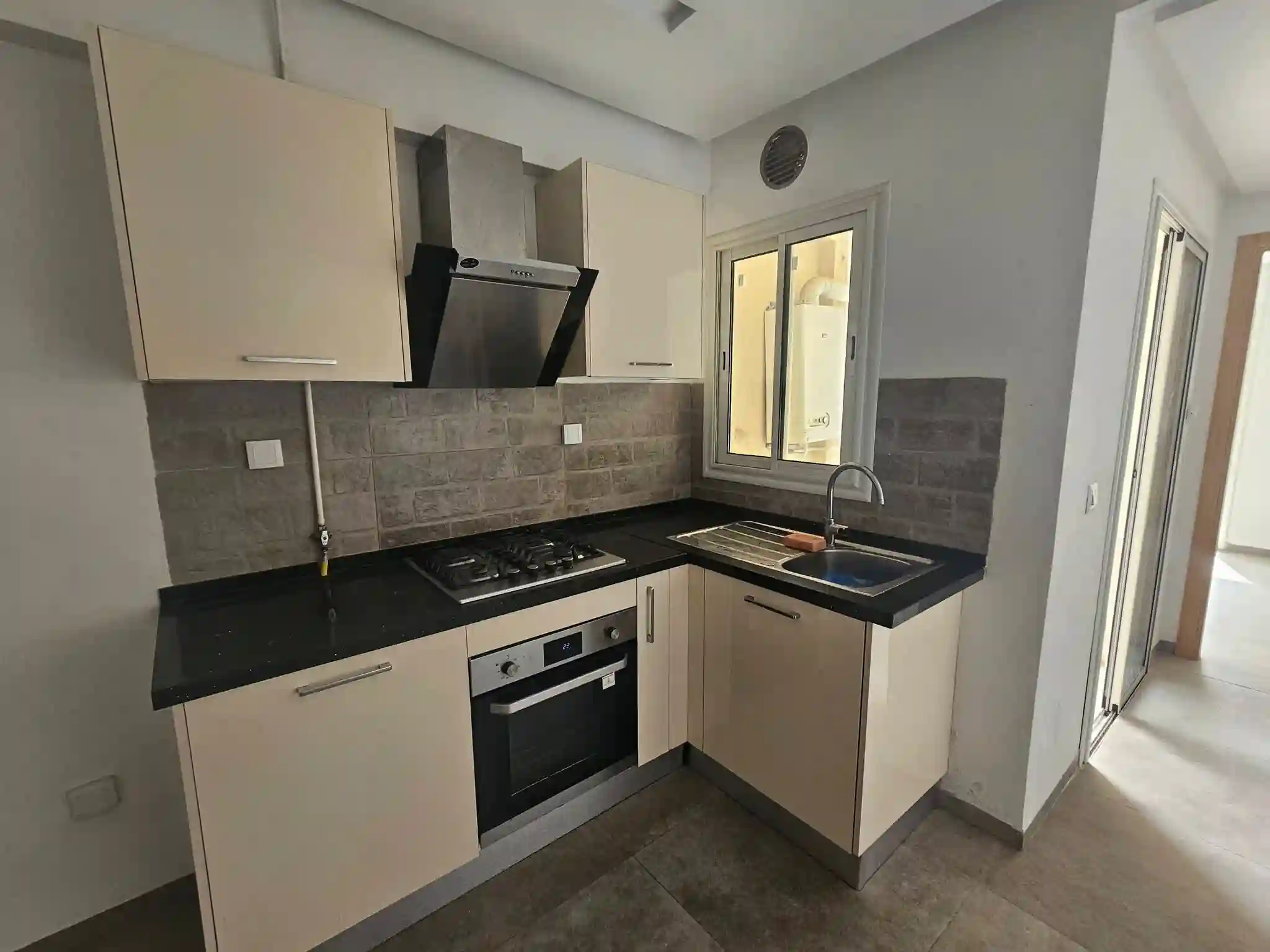 Pour Investissement un s1 de 225 md a Ennasr 2 à Cite Ennasr 2 - Vue 2