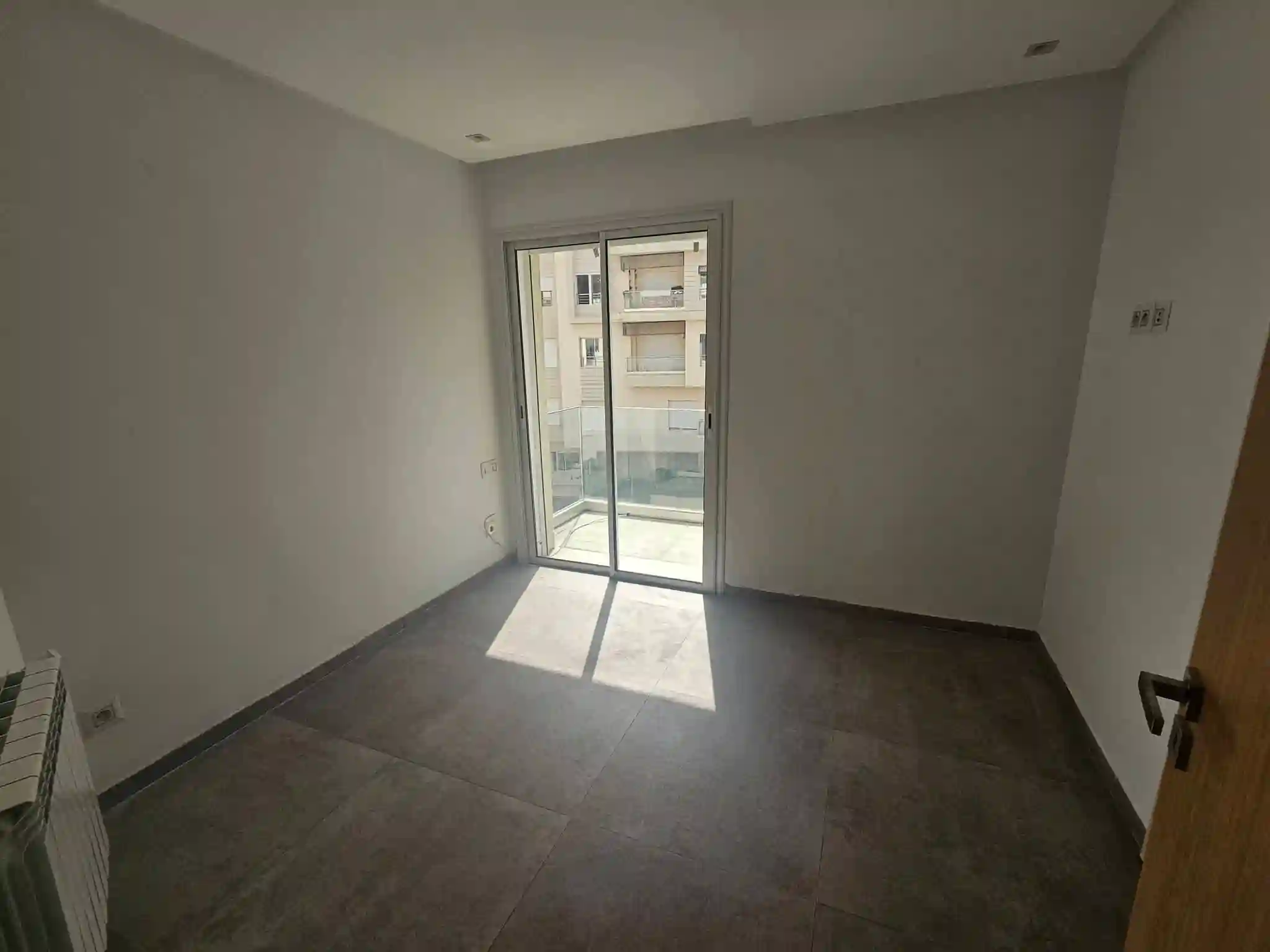 Pour Investissement un s1 de 225 md a Ennasr 2 à Cite Ennasr 2 - Vue 4