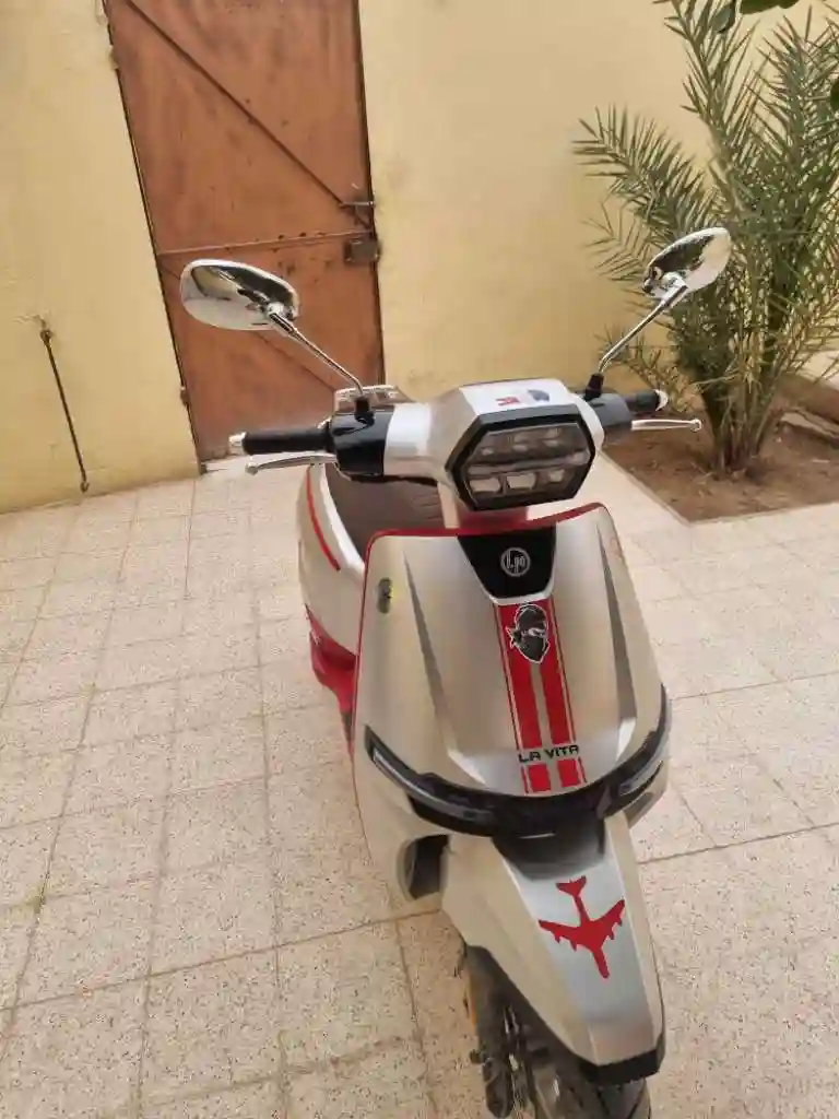 Vespa la Vita 125 - Vue 2
