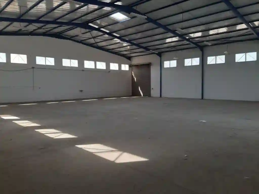 À Louer – Local Industriel de 1250 m² Situé à la Zone Mghira - Vue 3